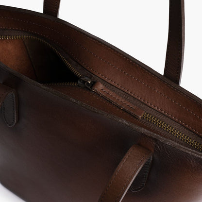 Everyday Tote | Old English (M) (Zipper)